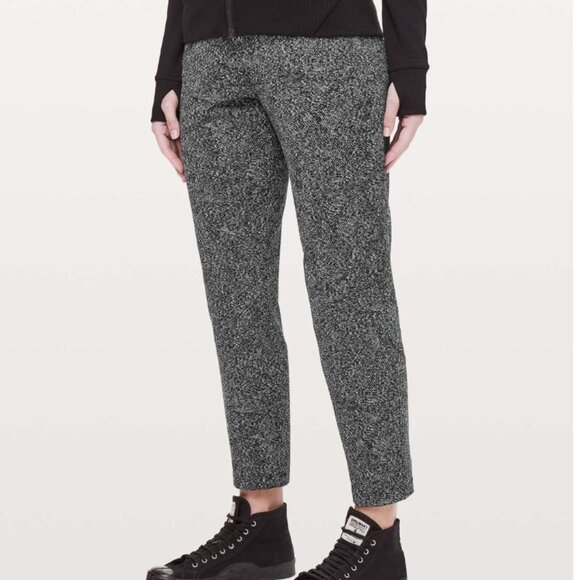 Lululemon On The Fly Pant *28" Feathered Jacquard Black White / Black - Picture 1 of 10